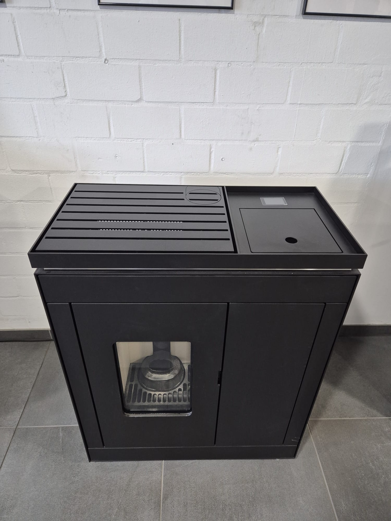Olsberg Epana (6,0 kW) Stahl schwarz mit Ambilight (Ausstellungsstück)