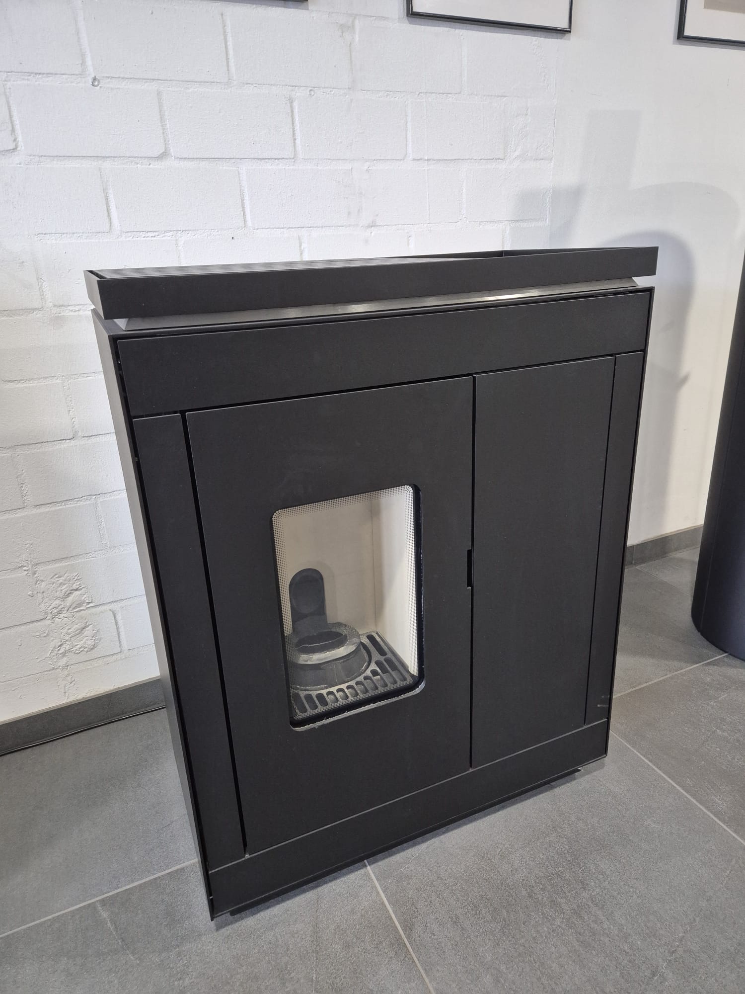 Olsberg Epana (6,0 kW) Stahl schwarz mit Ambilight (Ausstellungsstück)
