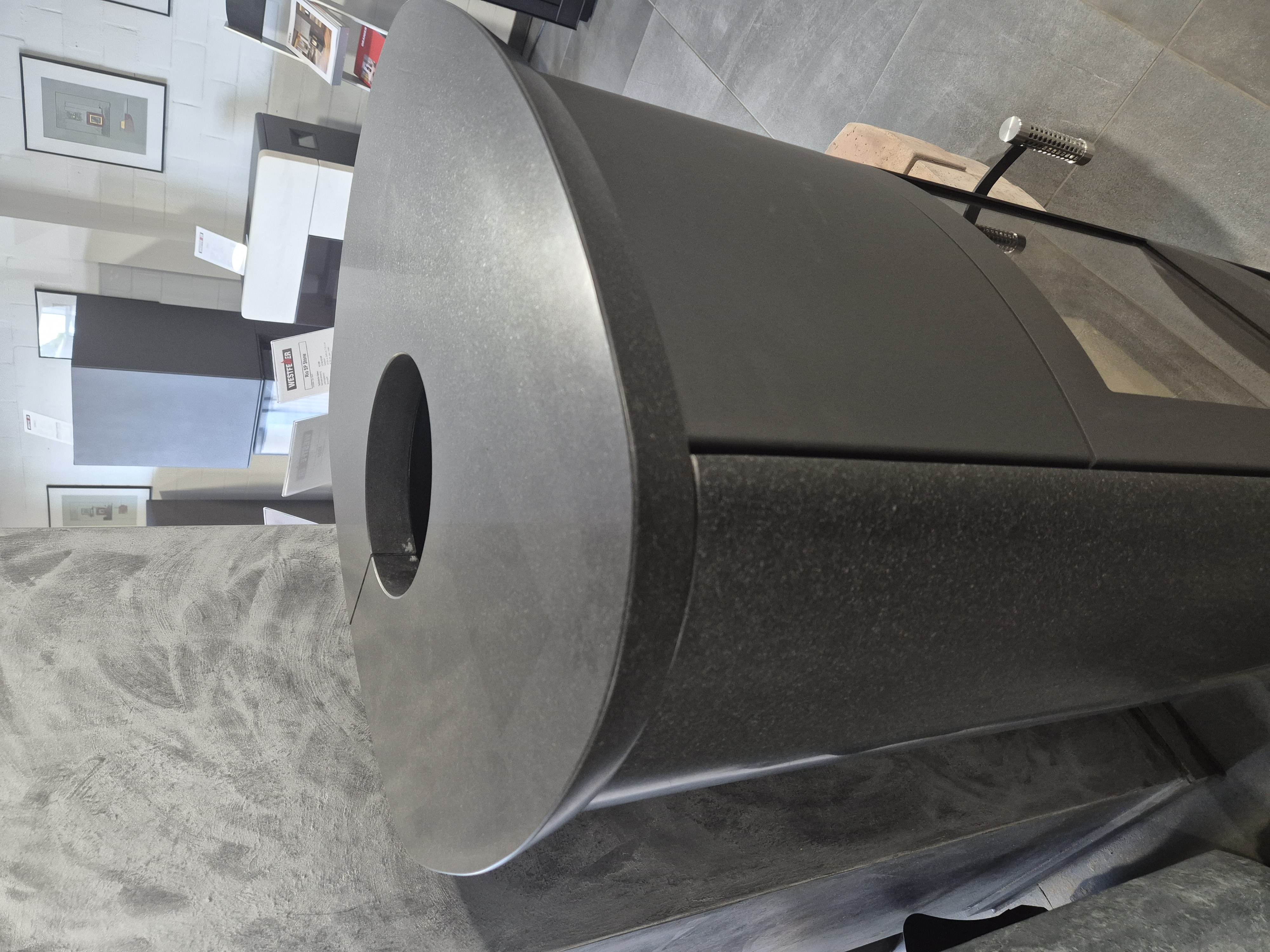 Max Blank Rio SP Stone, Naturstein schwarz glatt, inkl. Pelletkassette S (6,5 kW) (Ausstellungsgerät)