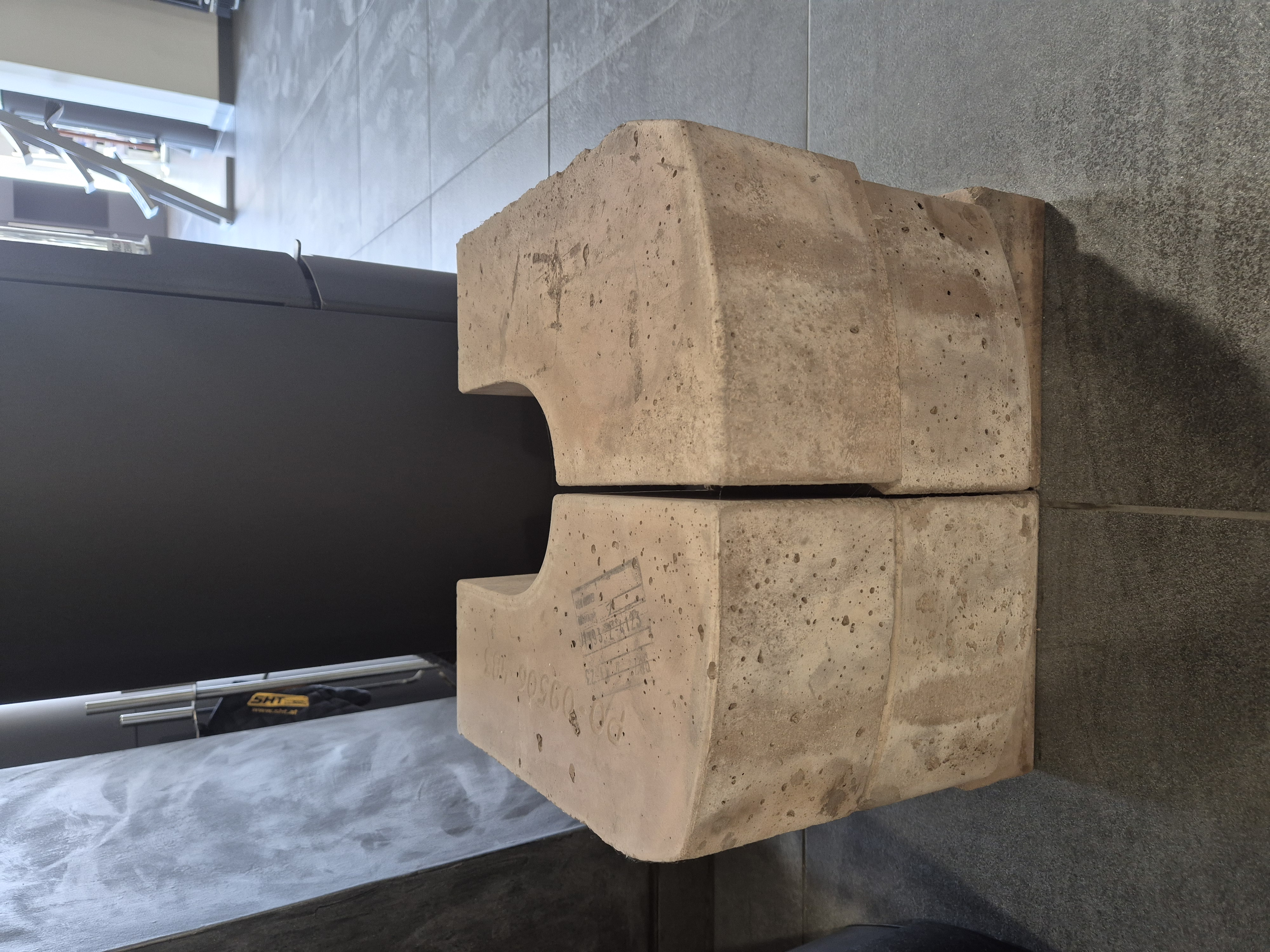 Max Blank Rio SP Stone, Naturstein schwarz glatt, inkl. Pelletkassette S (6,5 kW) (Ausstellungsgerät)