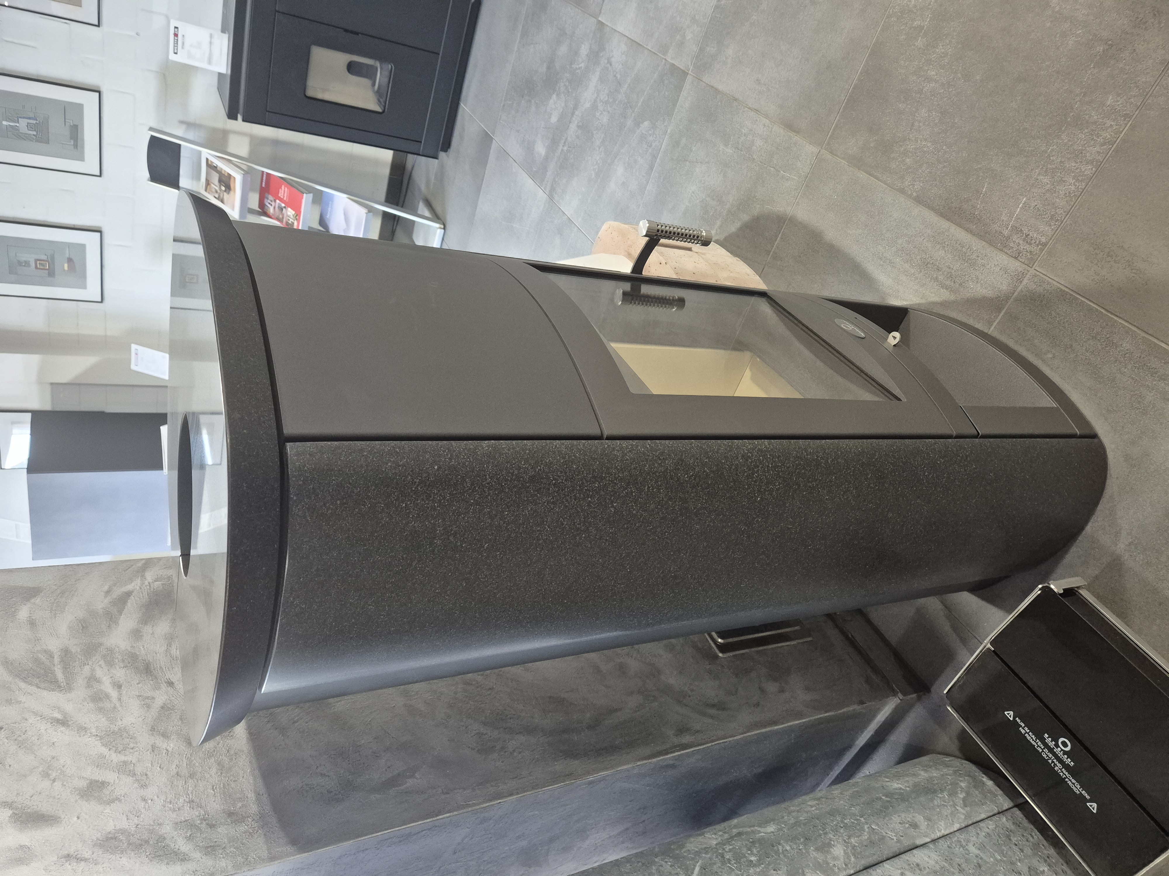Max Blank Rio SP Stone, Naturstein schwarz glatt, inkl. Pelletkassette S (6,5 kW) (Ausstellungsgerät)